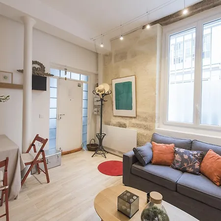 Apartment Veeve - Characterful Bastille Hideaway Paris