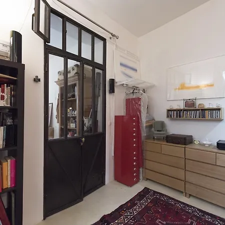 Veeve - Characterful Bastille Hideaway Apartment Paris